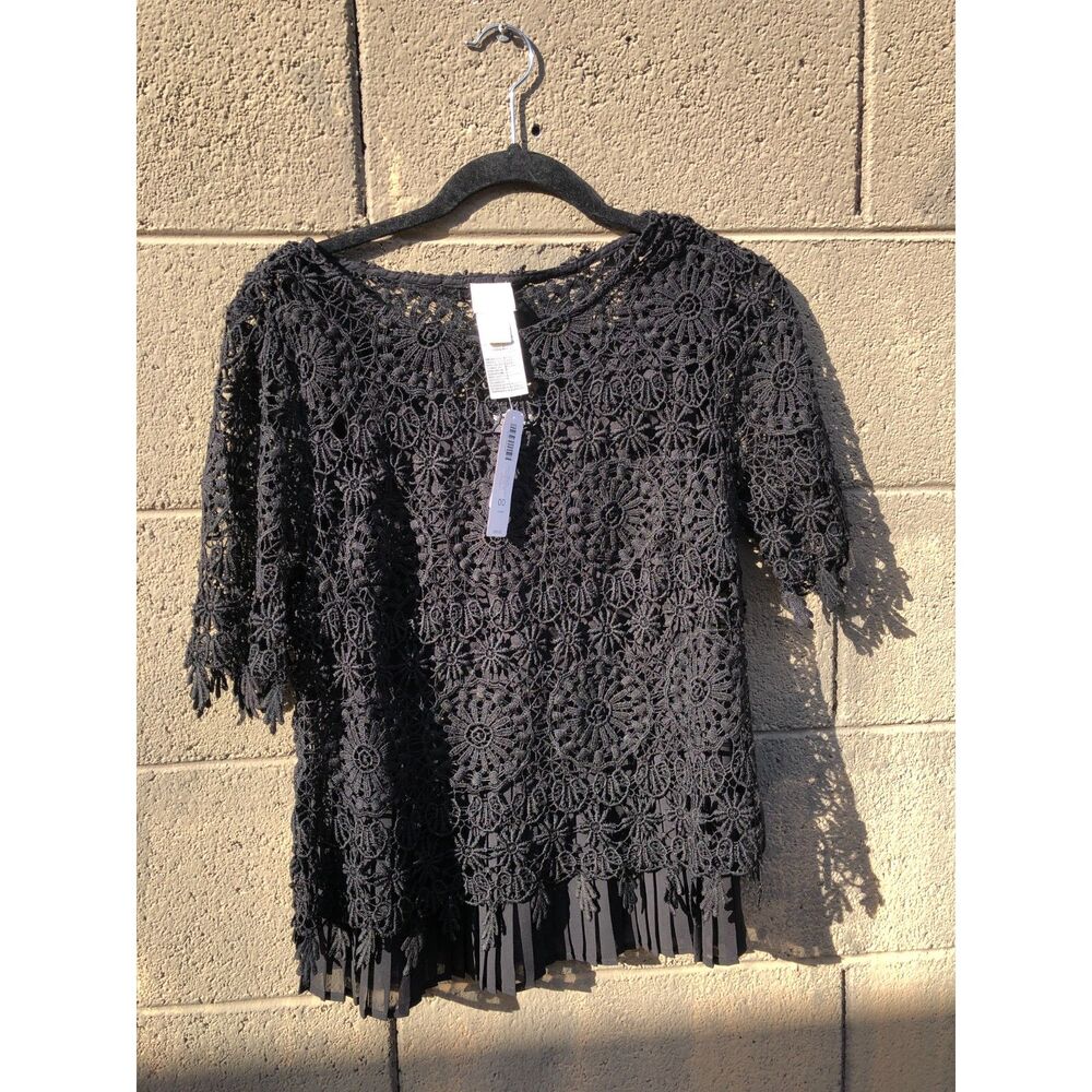 NWT Chicos Black Lace Pleats Top Crochet Floral Blouse Size 00 US 2 Short Sleeve